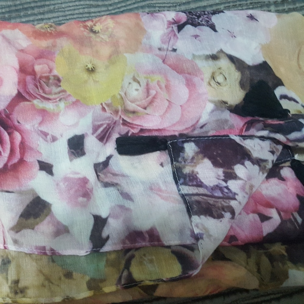 Echo Flower Scarf